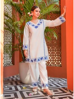 HOUSE OF KARI - Kashmiri Aari Work Cotton Kurta and Pant - White With Blue (Set of 2)