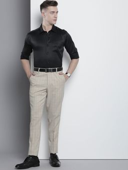 The Indian Garage Co - Men Slim Fit Solid Full Sleeves Cutaway Collar Formal Shirt - Black