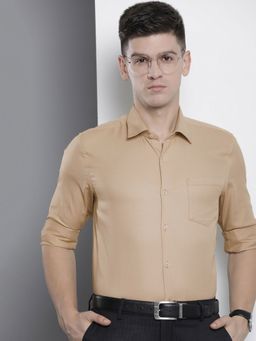 The Indian Garage Co - Men Slim Fit Solid Full Sleeves Cutaway Collar Formal Shirt - Beige