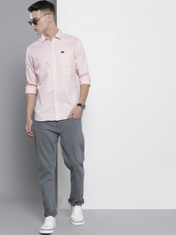 The Indian Garage Co - Men Slim Fit Striped Full Sleeves Cutaway Collar Casual Shirt - Pink