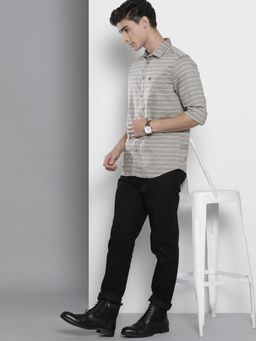 The Indian Garage Co - Men Slim Fit Striped Full Sleeves Cutaway Collar Casual Shirt - Olive