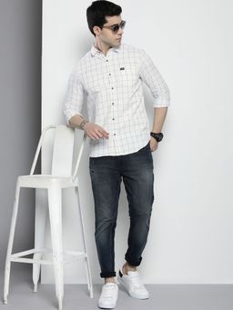The Indian Garage Co - Men Regular Fit Checkered Full Sleeves Cutaway Collar Casual Shirt - White