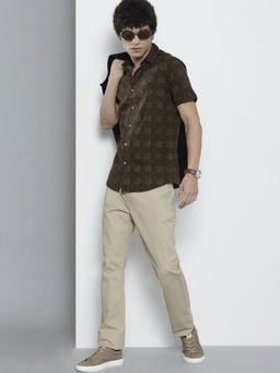 The Indian Garage Co - Men Regular Fit Geometric Half Sleeves Cutaway Collar Casual Shirt - Brown