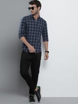 The Indian Garage Co - Men Slim Fit Checkered Full Sleeves Cutaway Collar Casual Shirt - Navy Blue