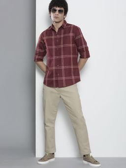 The Indian Garage Co - Men Regular Fit Checkered Full Sleeves Cutaway Collar Casual Shirt - Burgundy