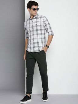 The Indian Garage Co - Men Regular Fit Checkered Full Sleeves Cutaway Collar Casual Shirt - White