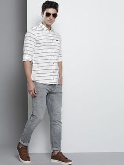The Indian Garage Co - Men Slim Fit Striped Full Sleeves Spread Collar Casual Shirt - White