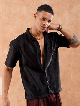 The Indian Garage Co - Men Relaxed Fit Solid Half Sleeves Cuban Collar Resort Wear Shirt - Black