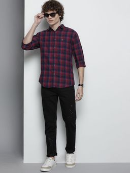 The Indian Garage Co - Men Slim Fit Checkered Full Sleeves Spread Collar Casual Shirt - Maroon