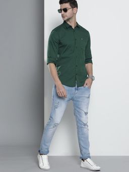 The Indian Garage Co - Men Slim Fit Solid Full Sleeves Spread Collar Casual Shirt - Green