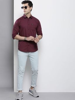 The Indian Garage Co - Men Slim Fit Solid Full Sleeves Spread Collar Casual Shirt - Purple