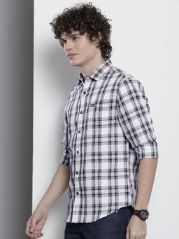 The Indian Garage Co - Men Regular Fit Checkered Full Sleeves Cutaway Collar Casual Shirt - White