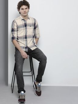 The Indian Garage Co - Men Slim Fit Checkered Full Sleeves Spread Collar Casual Shirt - Cream