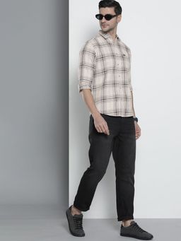 The Indian Garage Co - Men Slim Fit Checkered Full Sleeves Spread Collar Casual Shirt - Cream