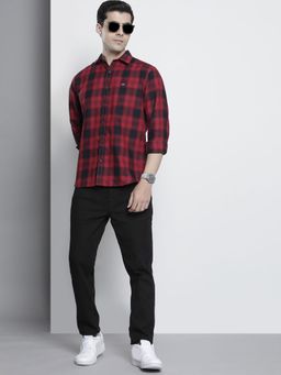 The Indian Garage Co - Men Regular Fit Checkered Full Sleeves Spread Collar Casual Shirt - Red