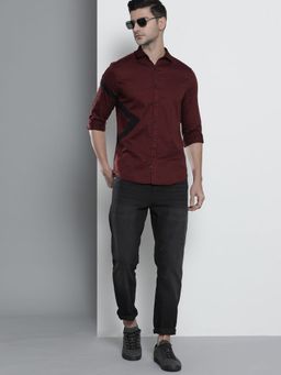 The Indian Garage Co - Men Regular Fit Colourblocked Full Sleeves Spread Collar Casual Shirt - Maroon