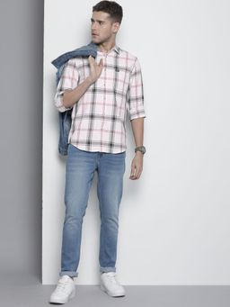 The Indian Garage Co - Men Regular Fit Checkered Full Sleeves Cutaway Collar Casual Shirt - White