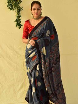 Sundarii - Multi-Color Printed Saree with Unstitched Blouse