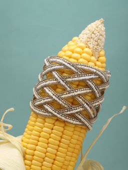 Moedbuille - Off White Brass Silver Plating Contemporary Bracelet