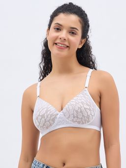 Clovia - Padded Non-Wired Full Cup Multiway Bra in White - Lace