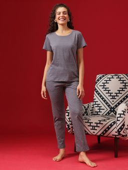 Clovia - Navy Blue Cotton Printed T-Shirt and Pyjama