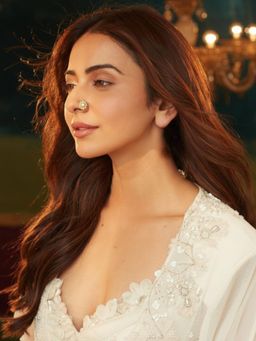 Accessher - Antique Gold Floral Adjustable Clip On Nose Pin With Stone