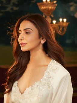 Accessher - Antique Gold Teardrop Adjustable Clip On Nose Pin With Stone