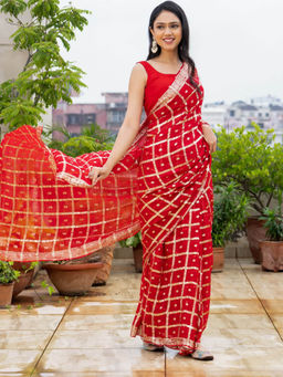 Pretty Pallu - Festive Glow Red White Saree With Unstitched Blouse