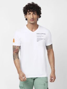 Spykar - Men White Blended Slim Fit Half Sleeve V-neck Printed T-shirt