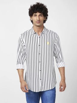 Spykar - Men White Viscose Slim Fit Full Sleeve Casual Striped Shirt