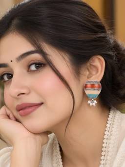VENI - Women White Pearl Silver Plated Earrings