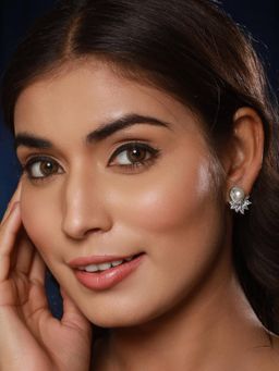 Aatmana - Women Contemporary Pearl Stud Earrings