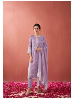 KAFTANIZE - Purple Paisley Embroidered Organza Ethnic Kurta with Pant & Dupatta (Set of 3)