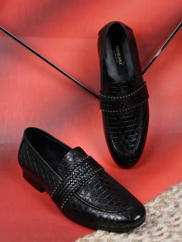 Cobblerz - Men Black Patterned Loafers