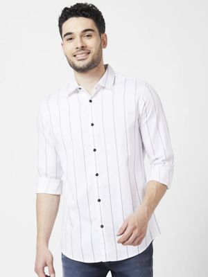 Buy Spykar Men White Cotton Slim Fit Full Sleeve Striped Shirt Online image.