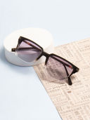 Grey color option, Currently selected