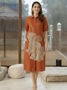 ZUMMER - Embroidered Midi Dress