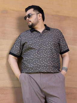 Instafab Plus - Black Textured Regular Fit Polo T-Shirt