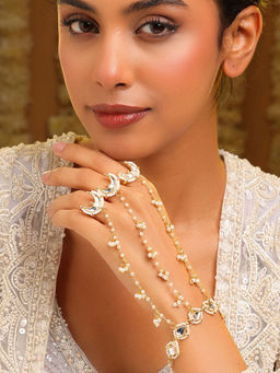 Ruby Raang Studio - Ruby Raang White Moonfall Pearl Kundan Stone Haathphool