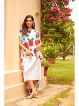 TASUVURE - White Freya Flower It Dress with Attached Cape