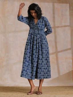 trueBrowns - Indigo Dabu Overall Print Cotton Wrap Dress