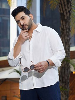 Instafab Plus - Men's Daisy White Swirl-Tactile Shirt