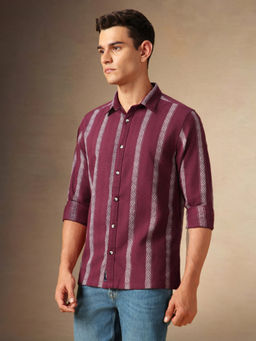 Dennis Lingo - Men Striped Spread Collar Maroon Casual Shirt