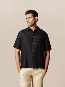 PANGOLIN - Black Short-Sleeve Boxy Shirt