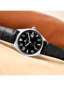 Black color option, Sold out, Currently selected