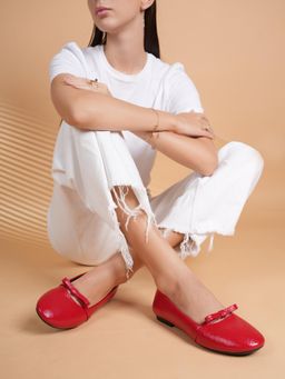 Drop Bold - Red Textured Round Toe Ballerinas For Women