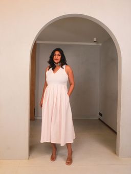 WHY SO BLUE - Kitty Day Dress - Off White