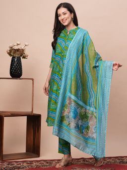 Globus - Women Green Leheriya Print Kurta with Pants & Dupatta (Set of 3)