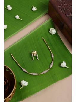 KATTAM - Women White Stones Jewellery Set