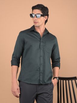 CRIMSOUNE CLUB - Men Green Solid Shirt